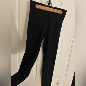 NWOT VUORI Rib Studio Legging. Size M.